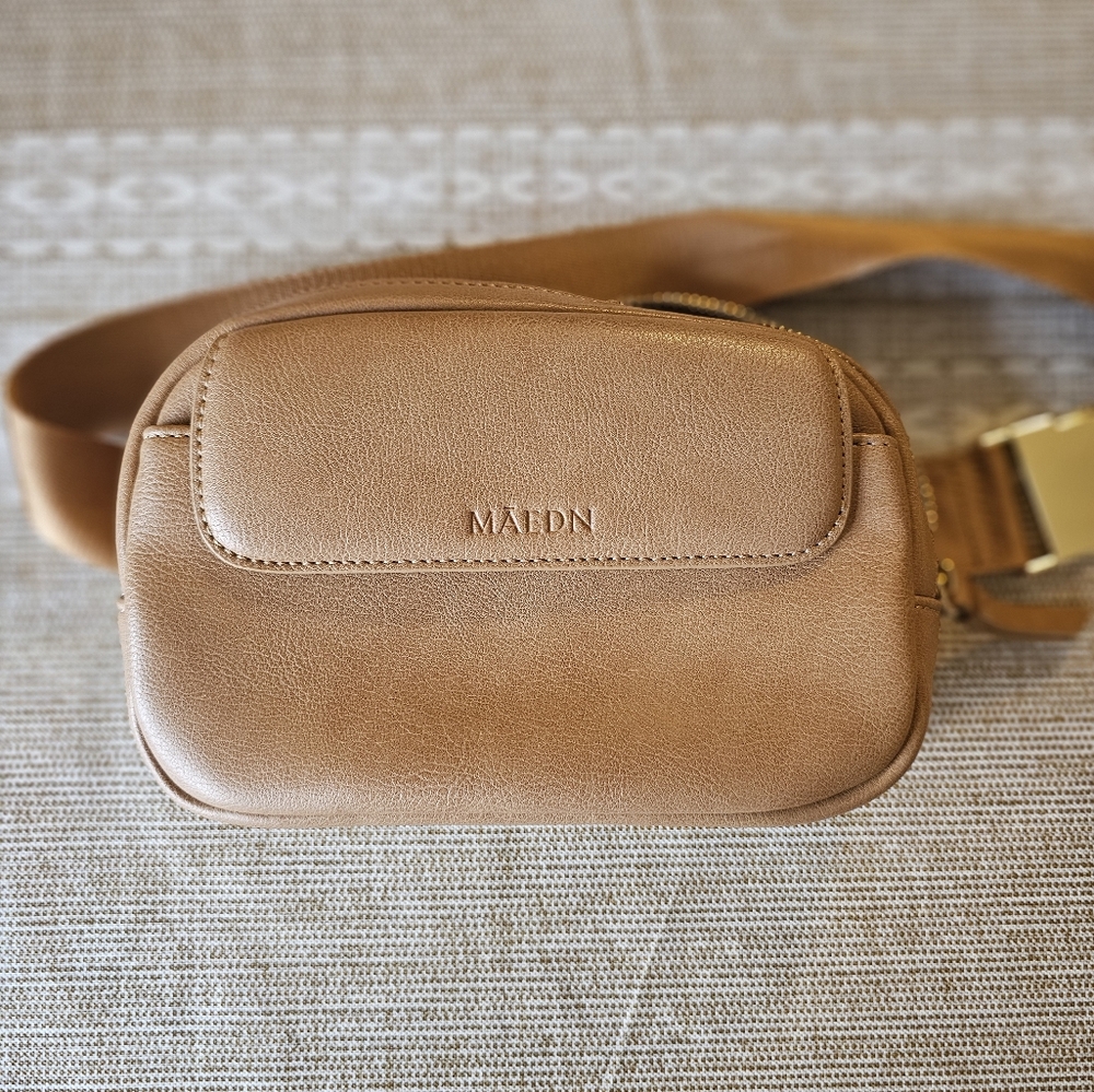 Tan Maedn belt bag